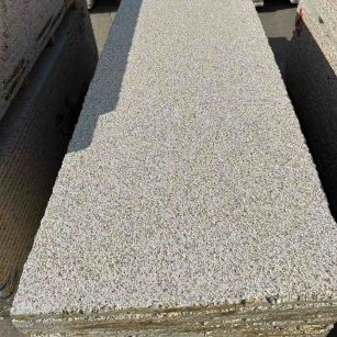 郑州 黄金麻花岗岩荔枝面毛板，半成品