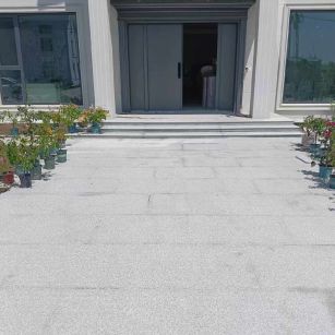 郑州 芝麻白花岗岩地铺石地面铺装