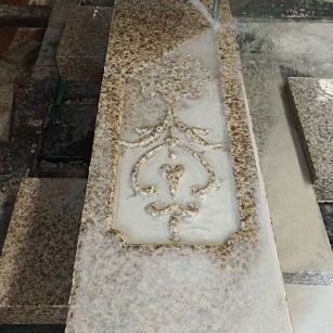 郑州 黄金麻花岗岩异形加工雕刻栏杆大柱