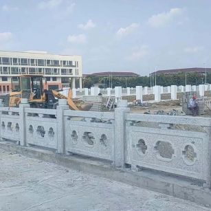 郑州 白麻花岗岩荔枝面河道栏杆