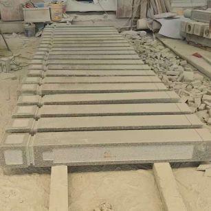 郑州 芝麻白异形加工雕刻-栏杆大柱，方柱