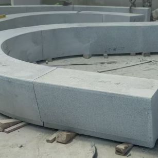 郑州 芝麻白花岗岩光面弧形坐凳