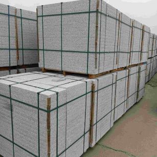 郑州 白麻花岗岩石材荔枝面地铺石（300*600*50）