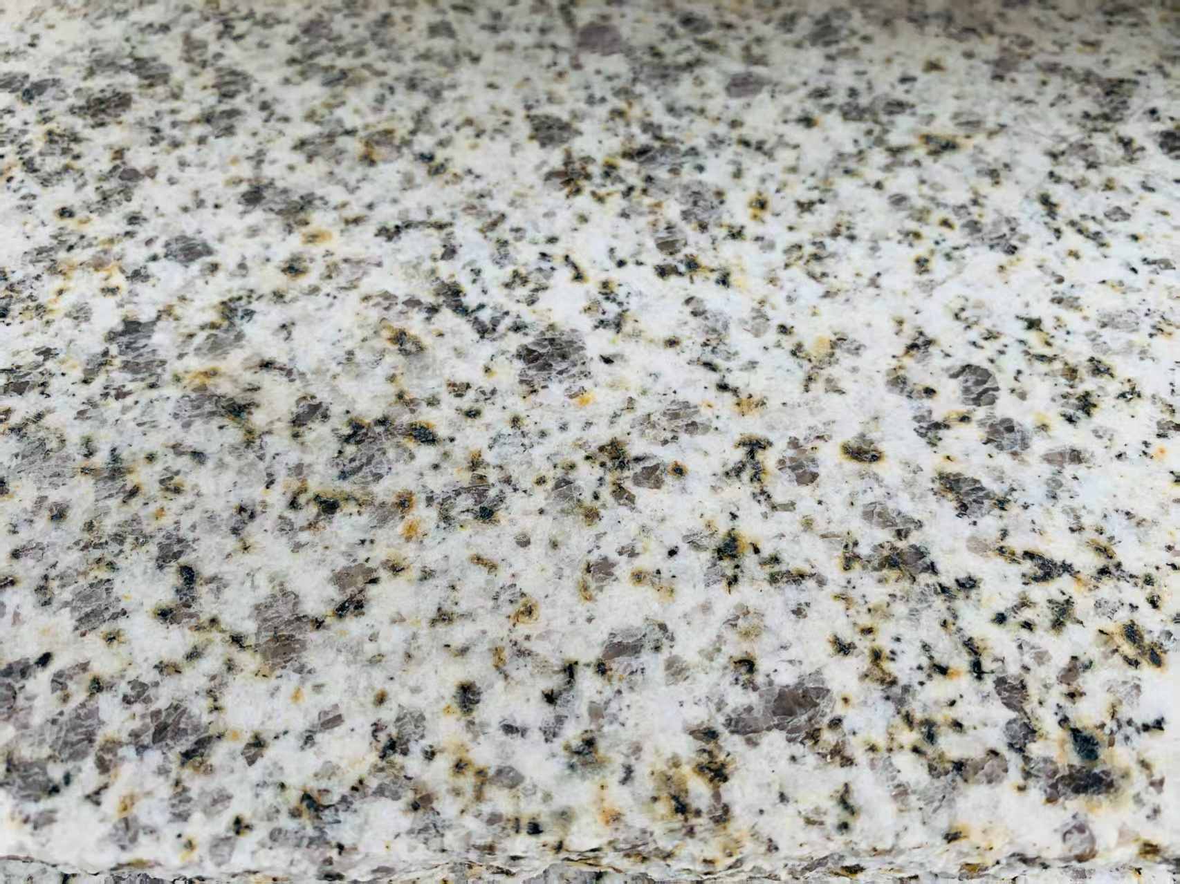 郑州 黄金麻花岗岩石材浅黄光面