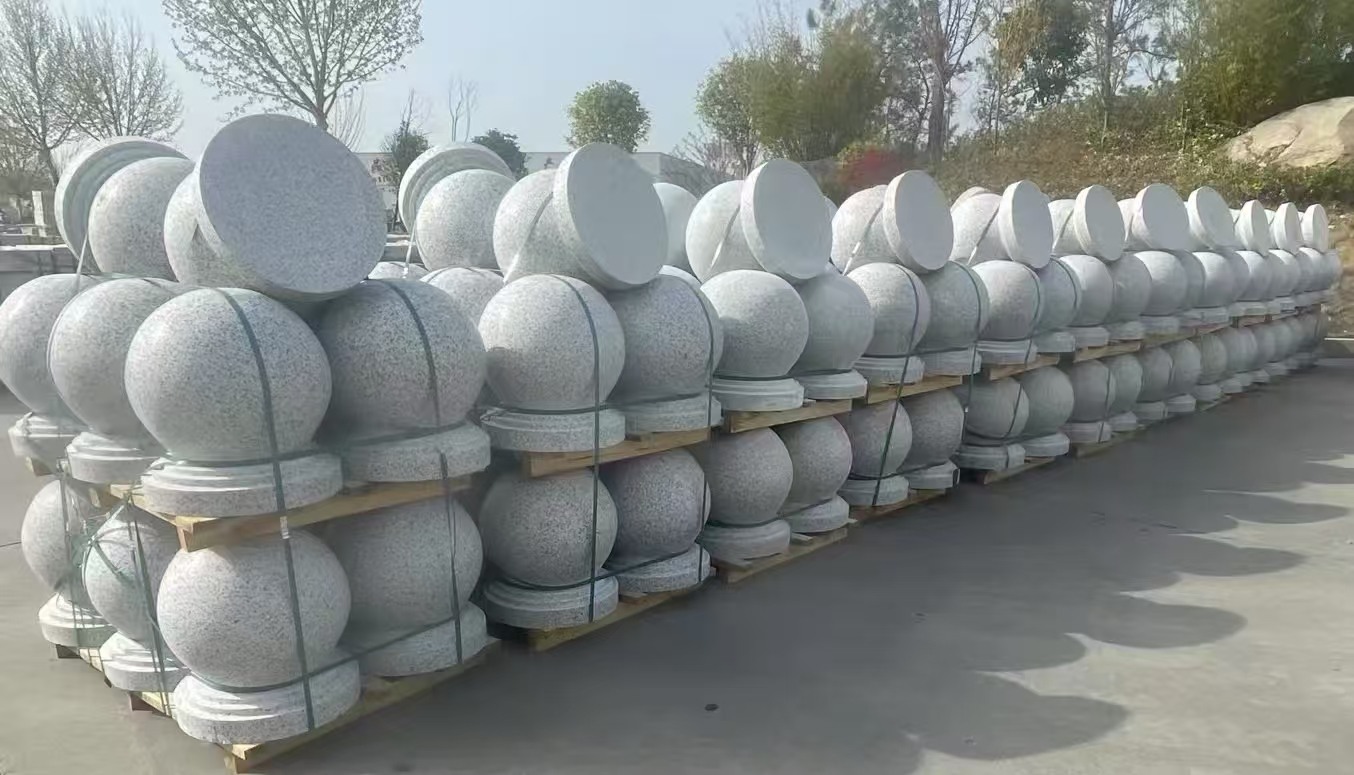 郑州 白麻花岗岩石材圆球，石球，挡车球，隔离球，景观石球，风水球等