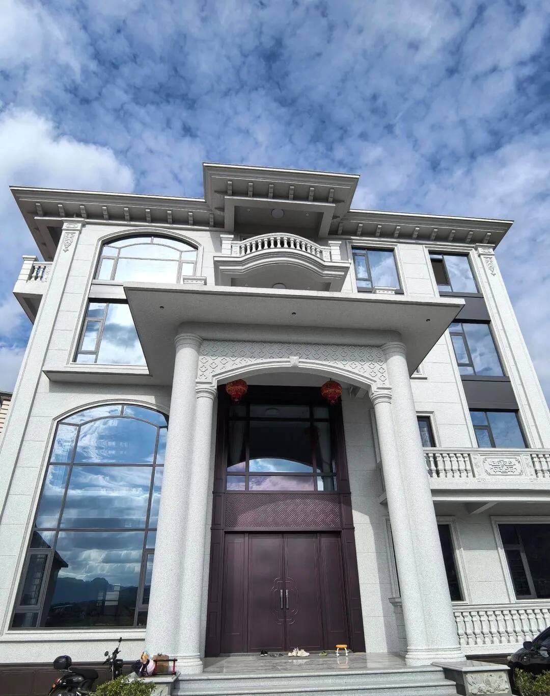 郑州白麻别墅外墙干挂石材效果示例