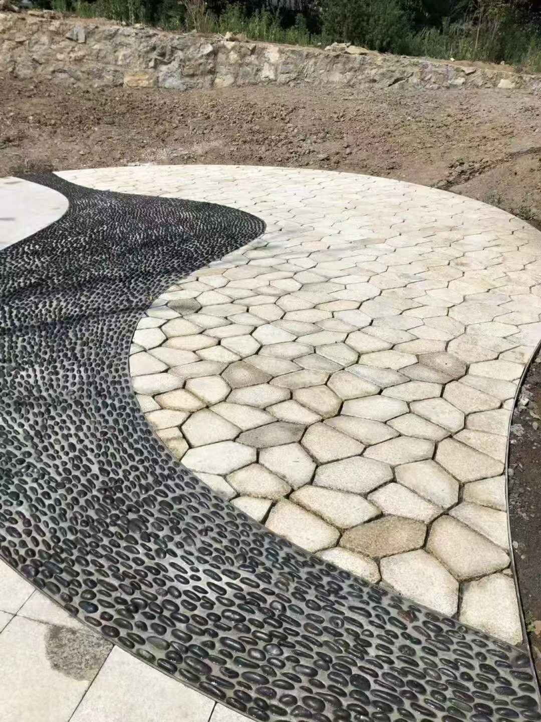 郑州 黄金麻冰裂纹地铺石工地铺装案例