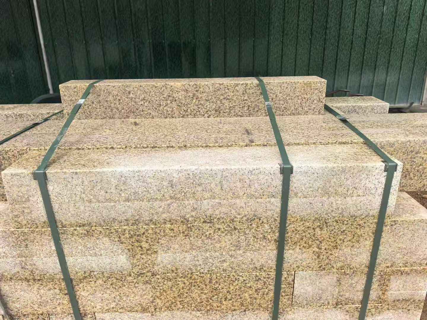 郑州 黄金麻花岗岩石材机切面栏杆料半成品