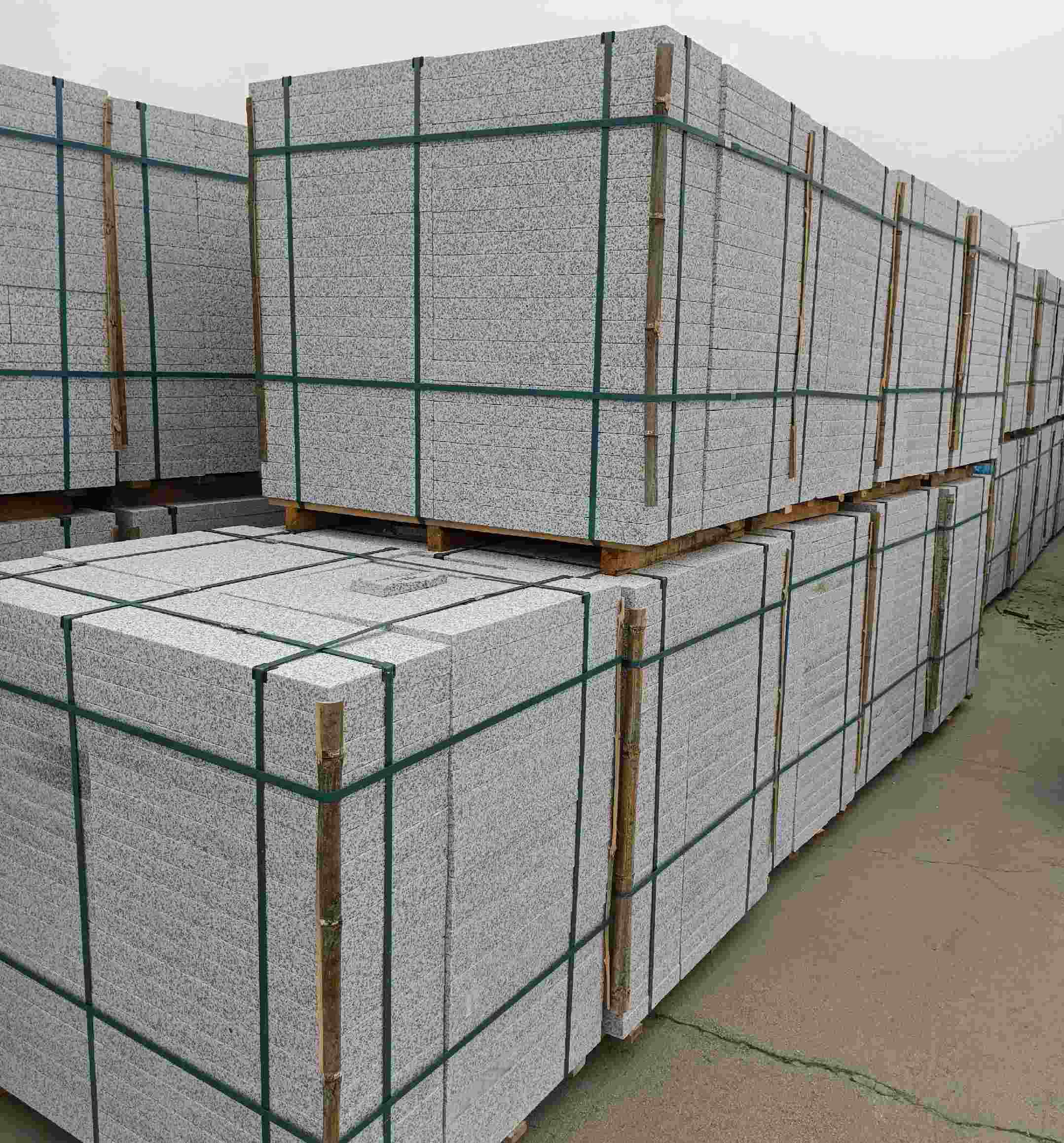 郑州 白麻花岗岩石材荔枝面地铺石（300*600*50）