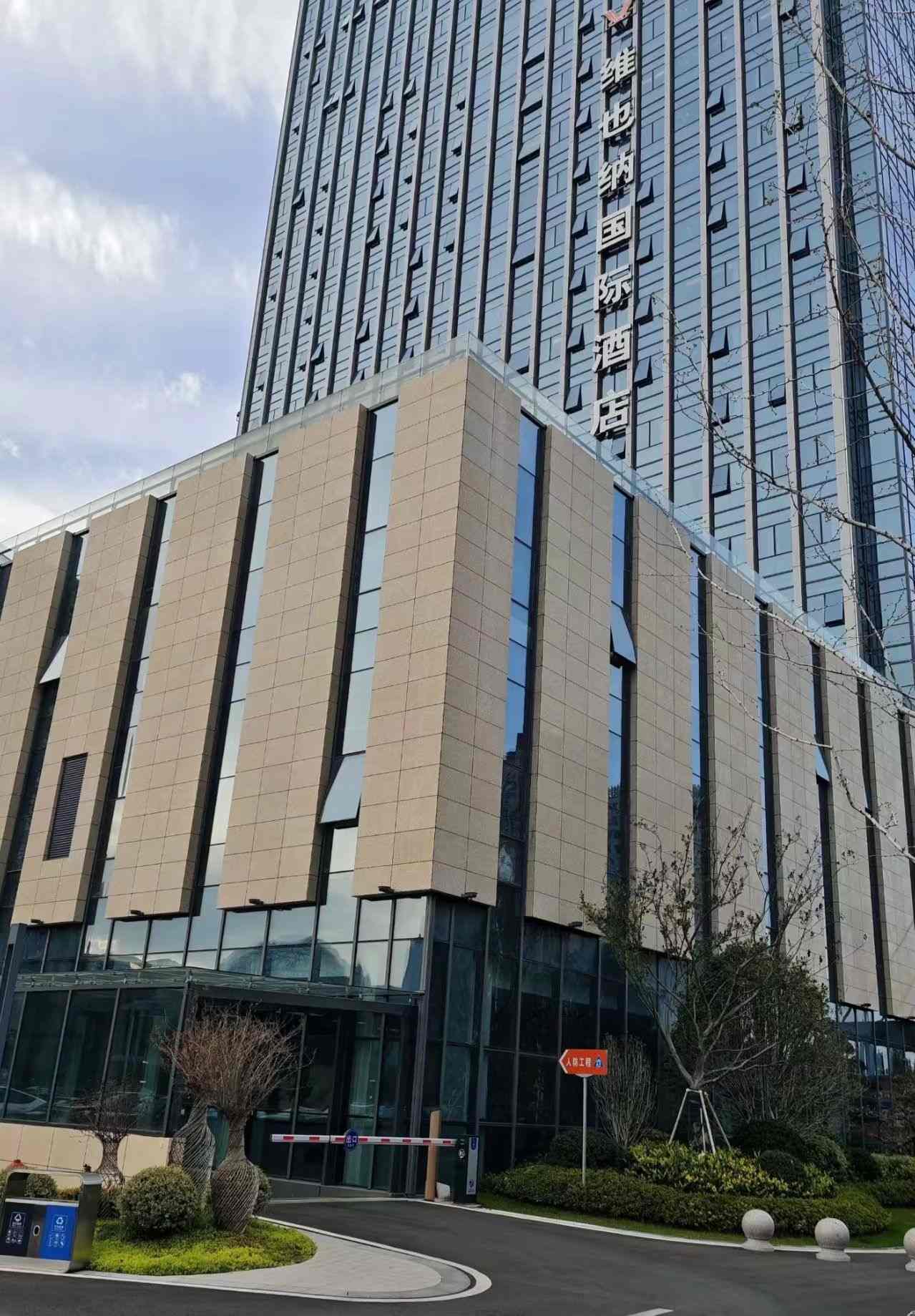 郑州 黄金麻花岗岩外墙干挂