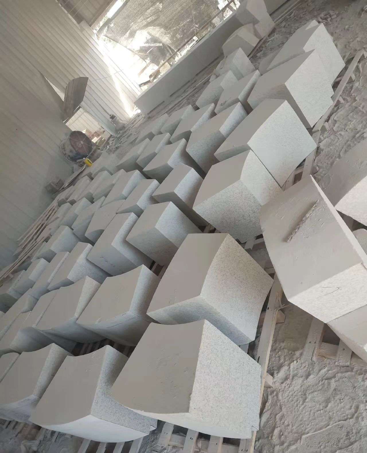 郑州 白麻花岗岩异形坐凳