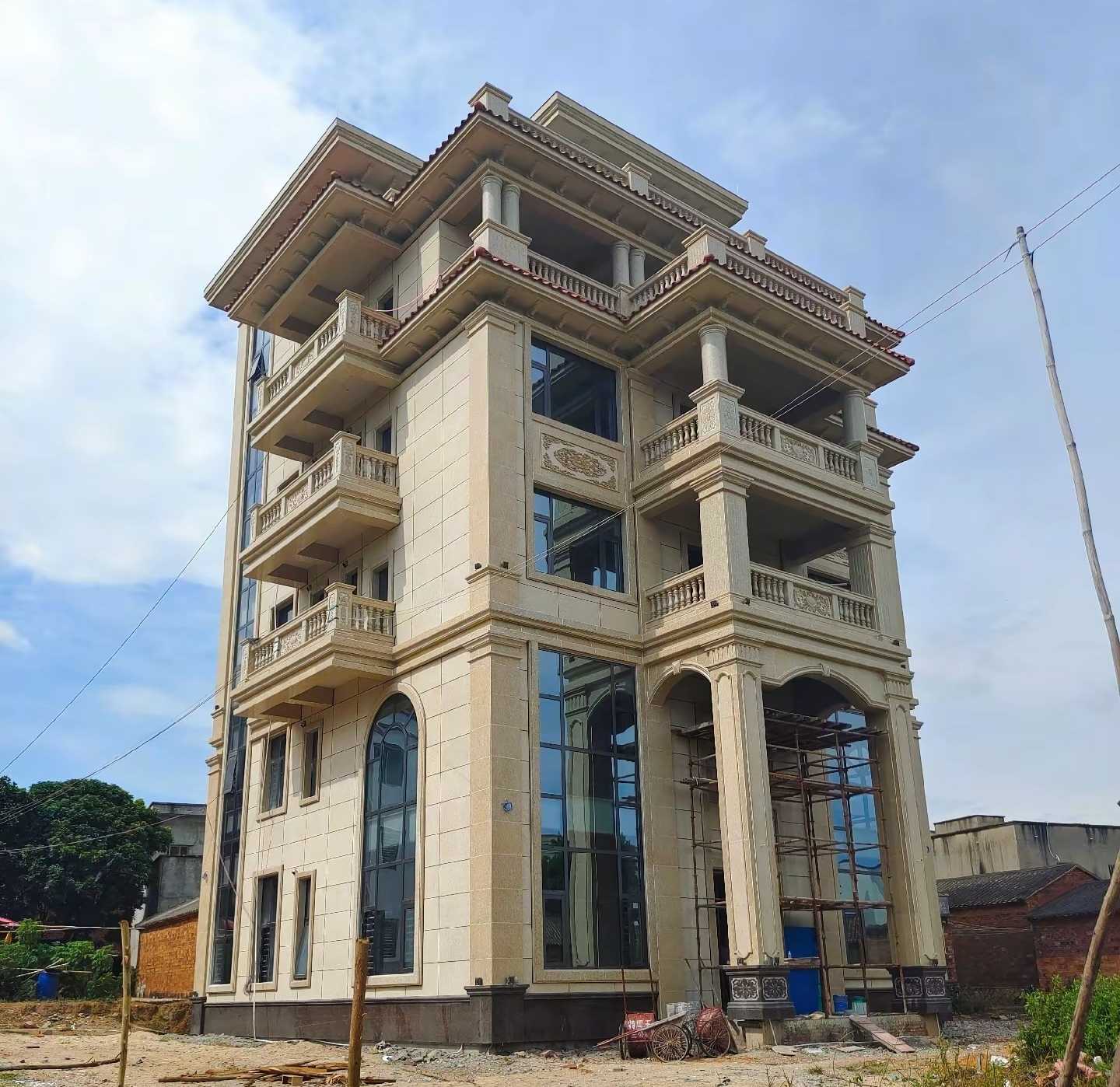 郑州 黄金麻花岗岩石材别墅外墙干挂搭配（雕花栏杆花瓶柱门楼罗马柱）