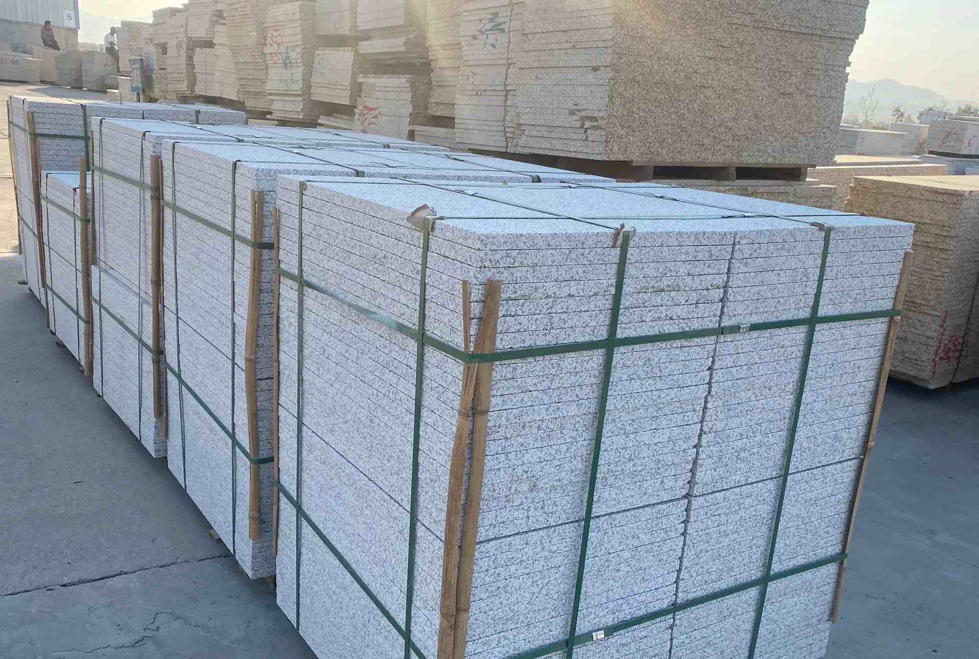 郑州 白麻花岗岩荔枝面地铺石