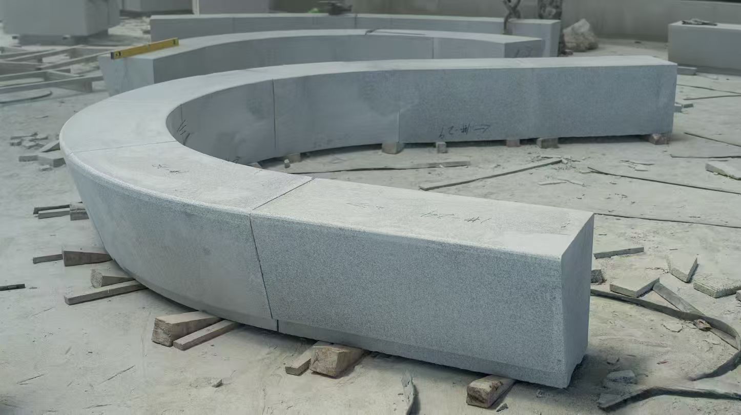 郑州 芝麻白花岗岩光面弧形坐凳
