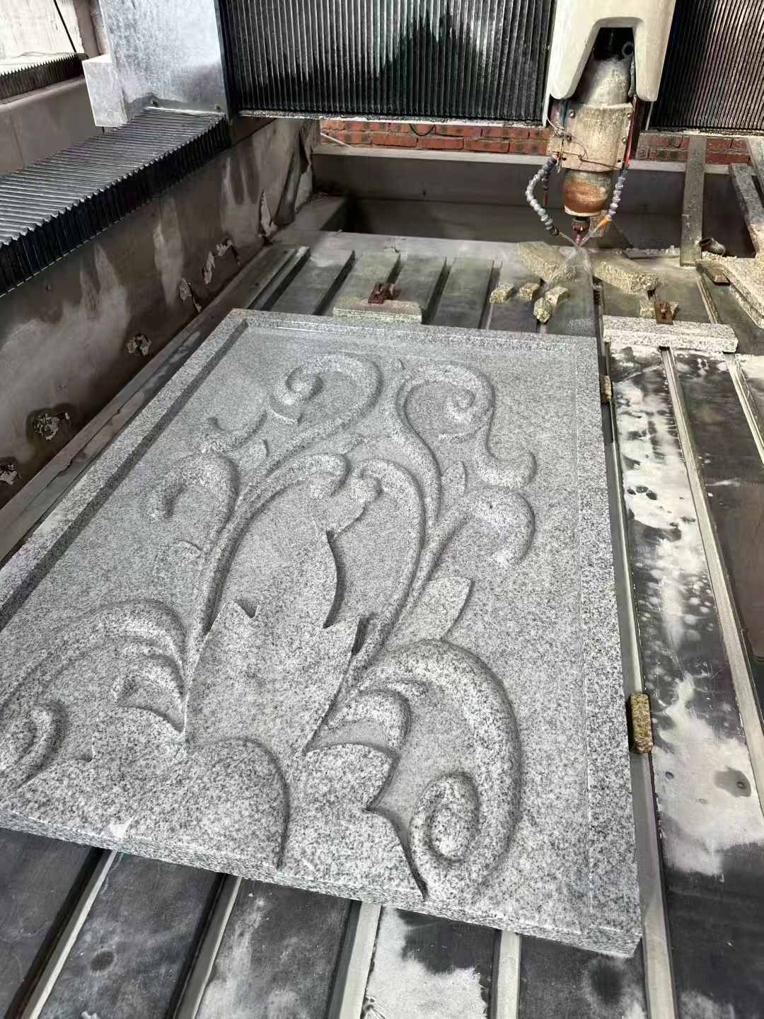 郑州 白麻别墅干挂雕花板