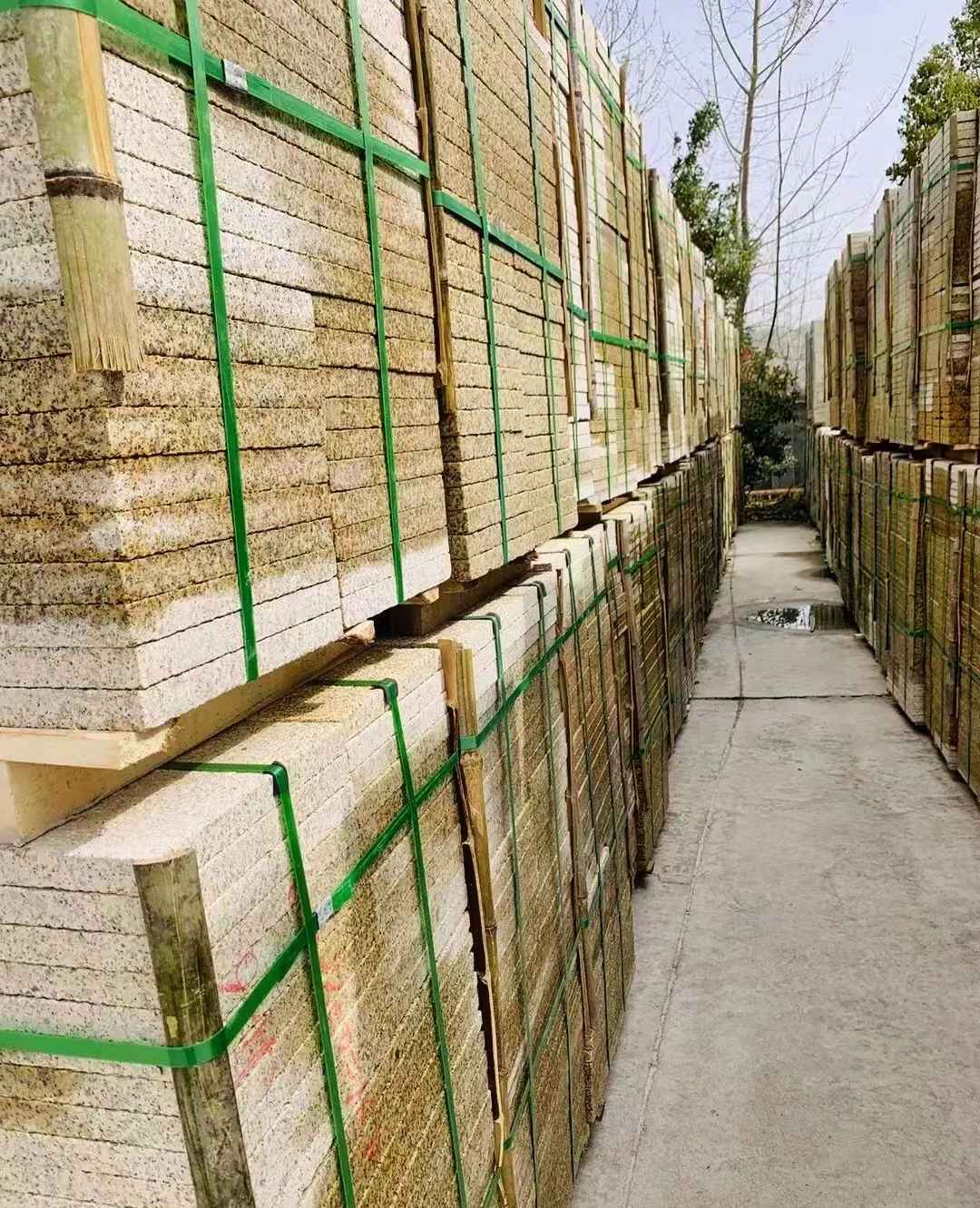 郑州 黄金麻花岗岩荔枝面地铺石