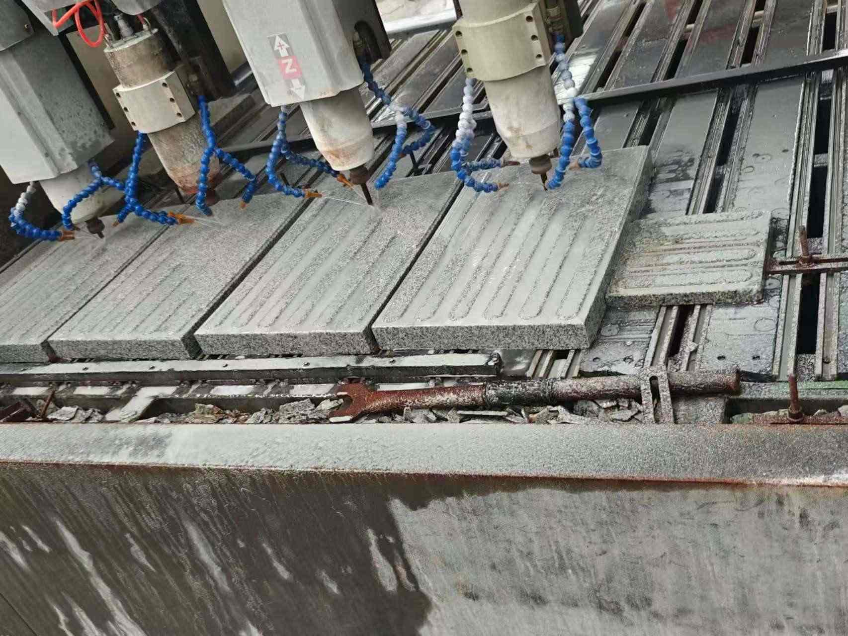 郑州 芝麻白花岗岩荔枝面盲道雕刻