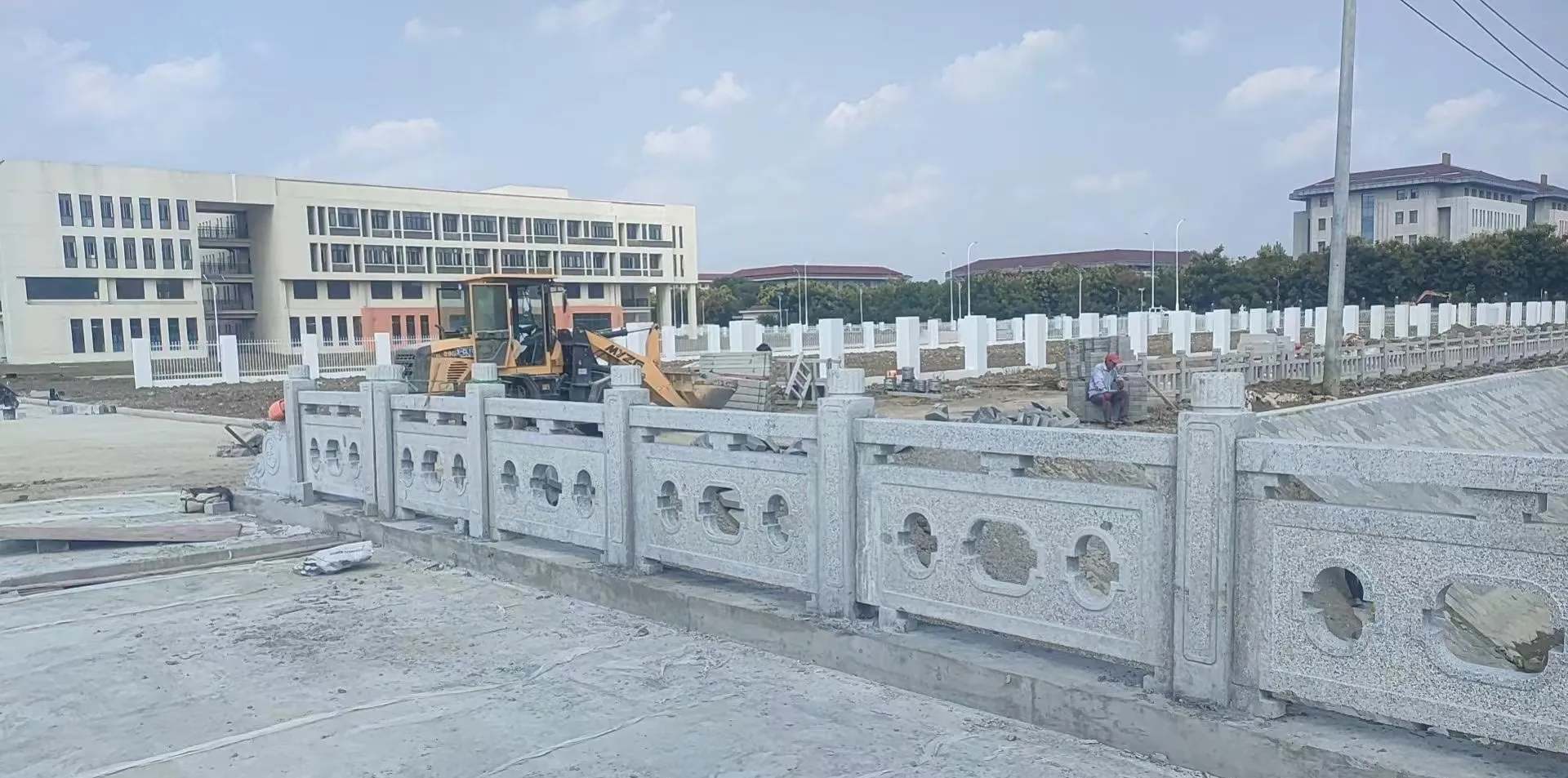 郑州 白麻花岗岩荔枝面河道栏杆