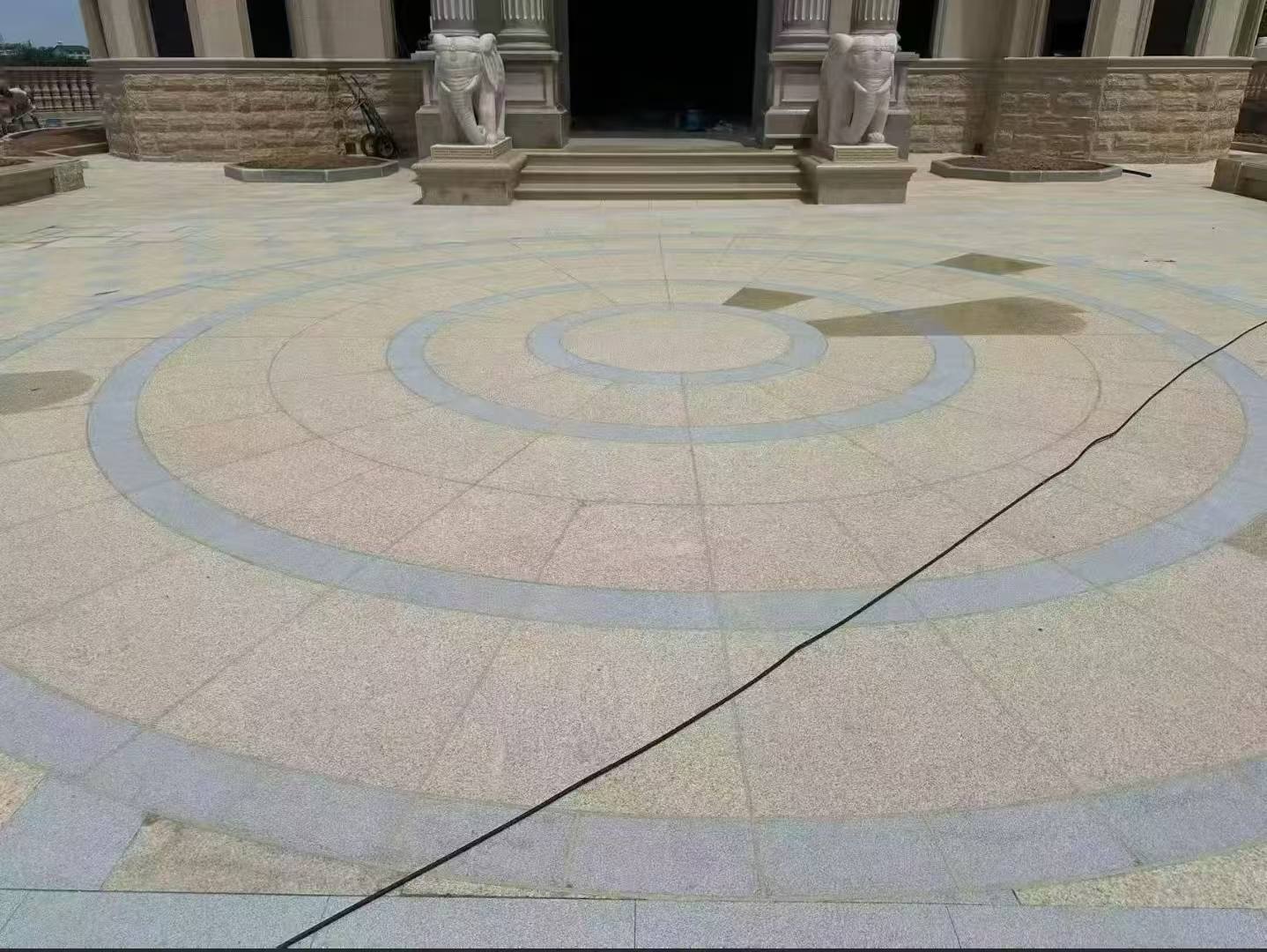 郑州 黄金麻芝麻灰花岗岩石材地铺拼接效果