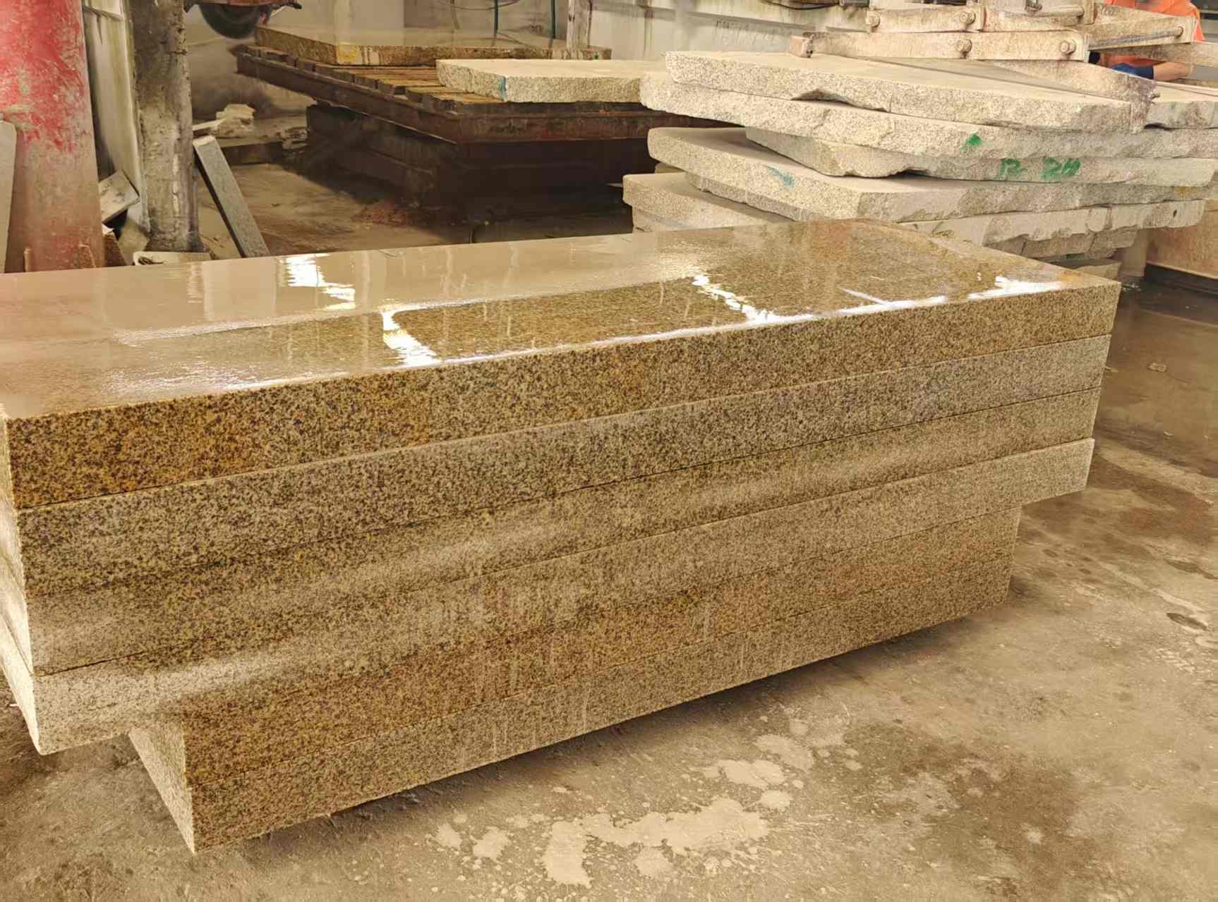 郑州 黄金麻栏杆料半成品加工中